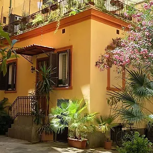 st-peter-charming-house.it-romehotels.com/